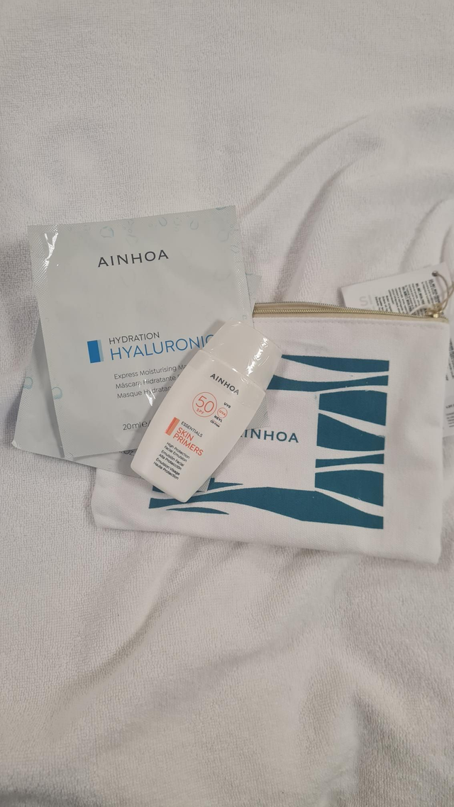 SPF50 Hydratačno ochranná anti age emulzia bez olejov na denné použitie 50ml + 2xhydratačná maska + necesér VÝPREDAJ