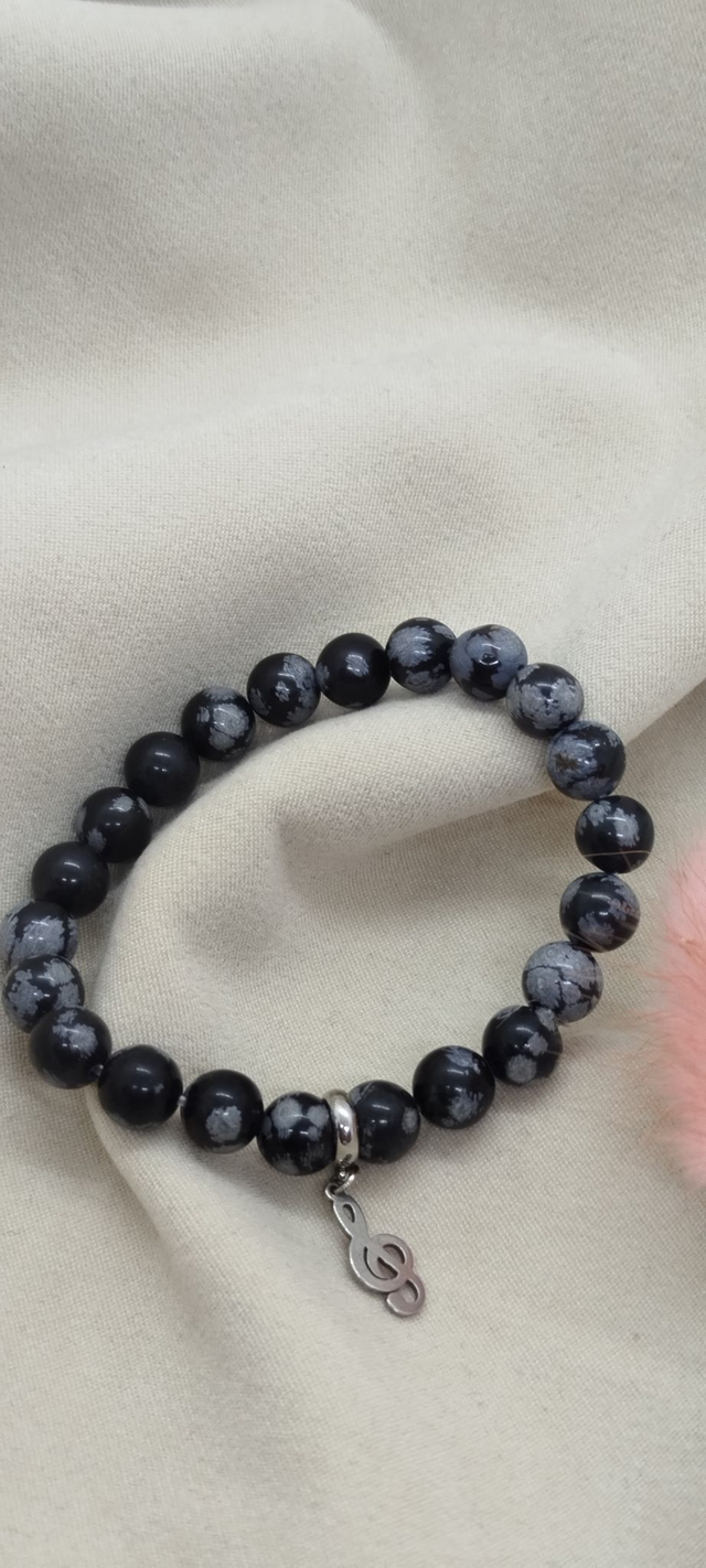 N° 392. Bracelet 16 cm en pierres naturelles de 8 mm (obsidienne flocon de neige). 