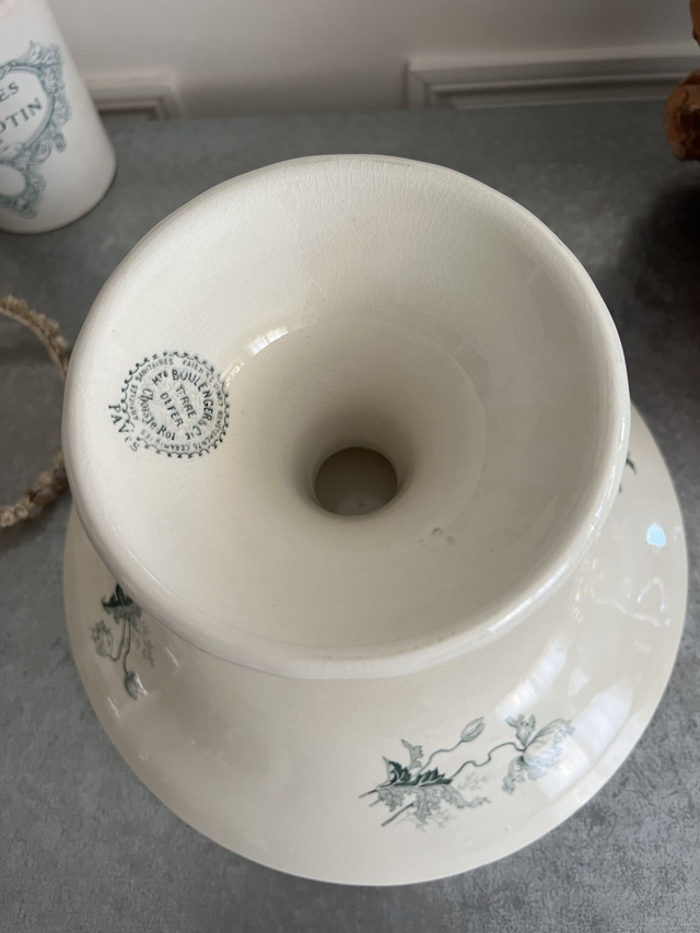 PAVOTS GRIS-VERT GM - Superbe très grand compotier modèle Pavots par la manufacture française de Choisy le Roi - Terre de Fer