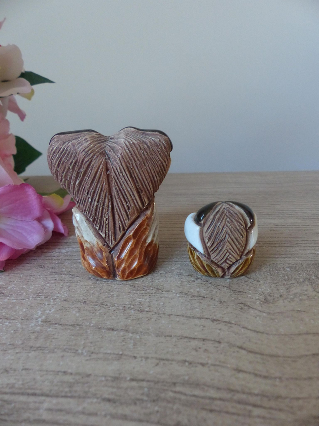 Figurines artisanales famille de chouettes en céramique sculptées main – Décoration originale en argile avec grands yeux expressifs