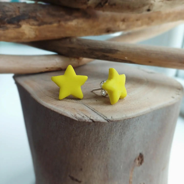 Yellow star stud earrings