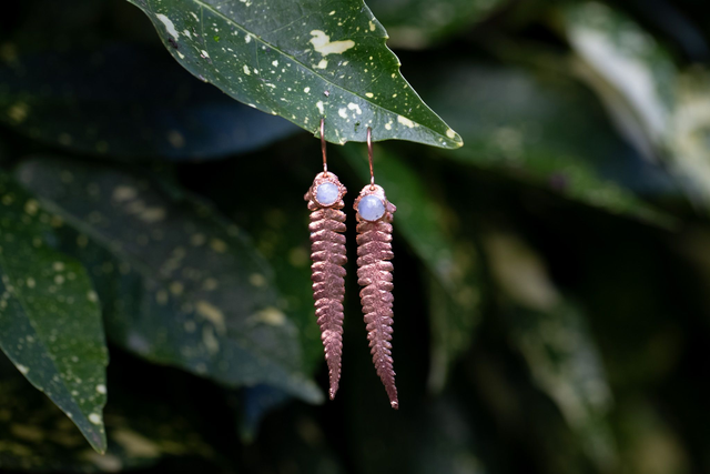 Boucles d&#039;oreille Fougère et pierre de lune