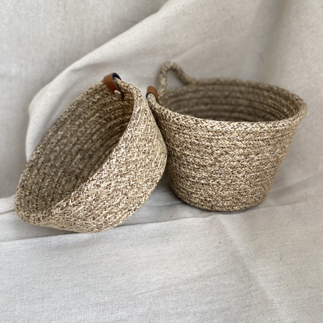 LOT 1 panier suspendu et une corbeille en corde 