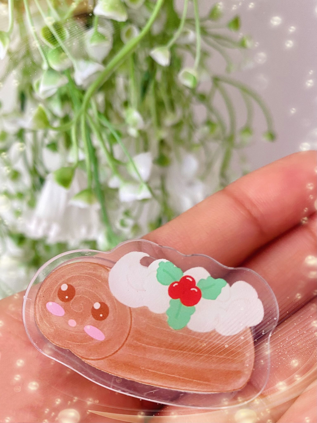 Kawaii Yule log cake clip 