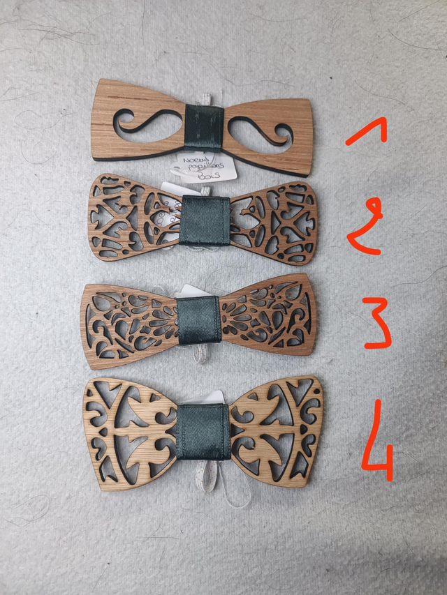 Noeud papillon en bois 