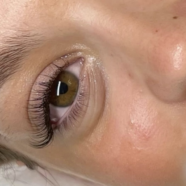 Extensions de cils pose naturelle