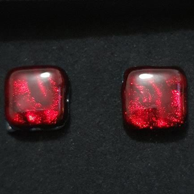 S5 red ripple glass stud earrings 