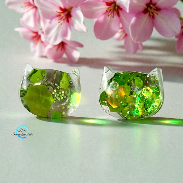Ohrstecker Katze, hellgrün Glitter 