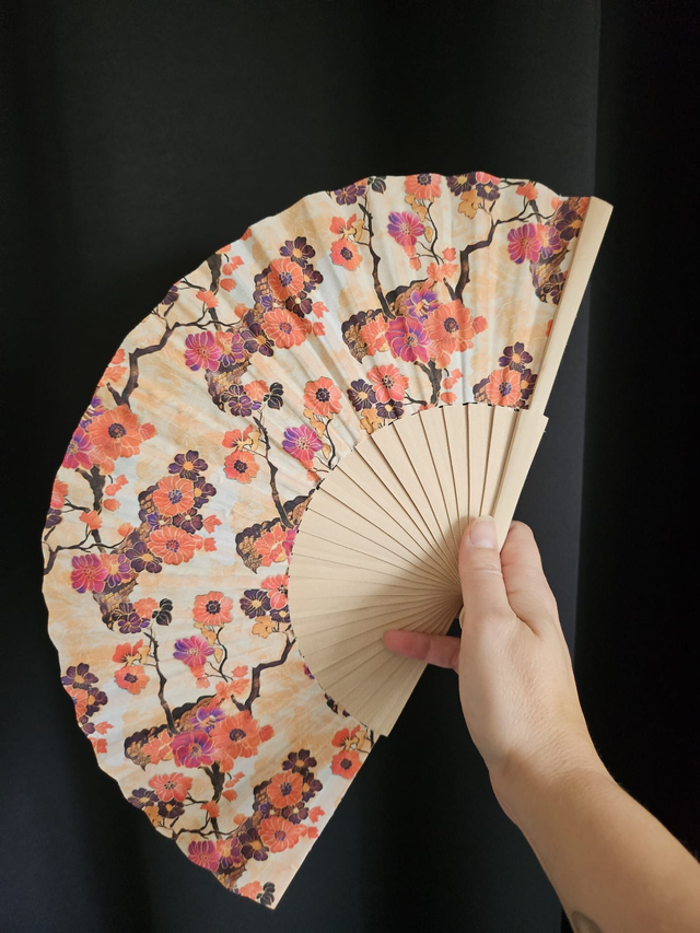 Eventail en tissu fait main - jap fleurs beige