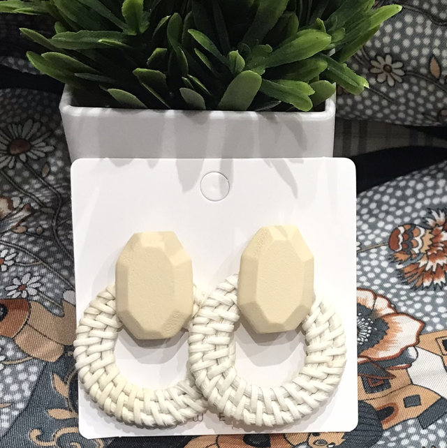Cream Fashion Earrings - CFE01