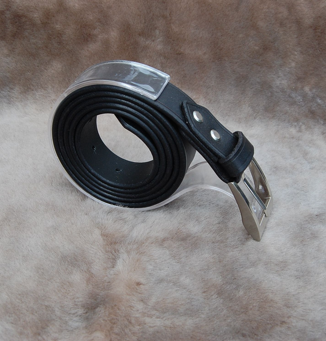 Ceinture en croupon de vachette noire  en 30 mm de large