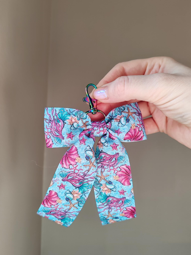 Under the ocean bow bag charm/keychain 