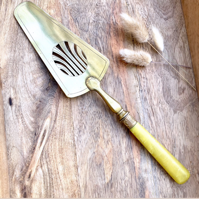 pelle à tarte en Bakélite 