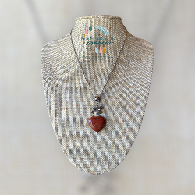 Collier cœur jaspe rouge – Énergie et ancrage