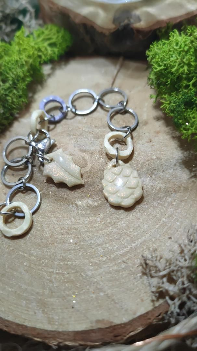 Compte-rang Pomme de pin pailletée crème