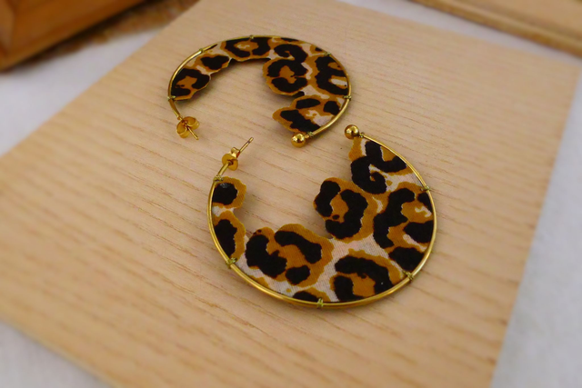 Eclipse Léopard - Créoles en acier et tissu