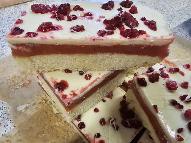 1xGF Raspberry and white chocolate Millionaire shortbread slice improved recipe 