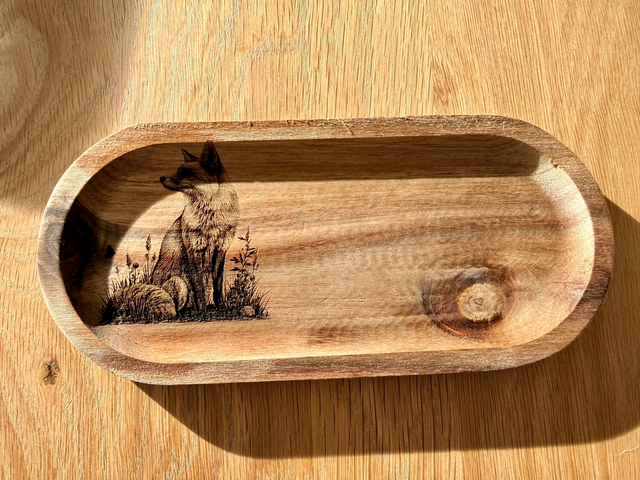 Petit plateau ou vide-poche en acacia – Gravure artisanale au laser