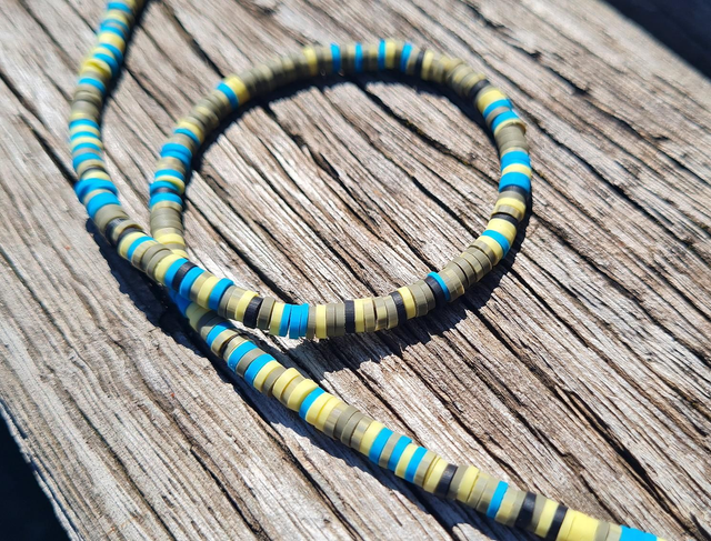 Perles heishi en perles polymère (Fimo) 4mm mix bleu/kaki/noir