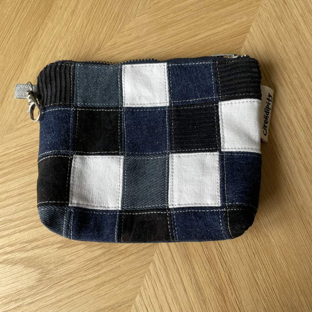 Domino dot purse