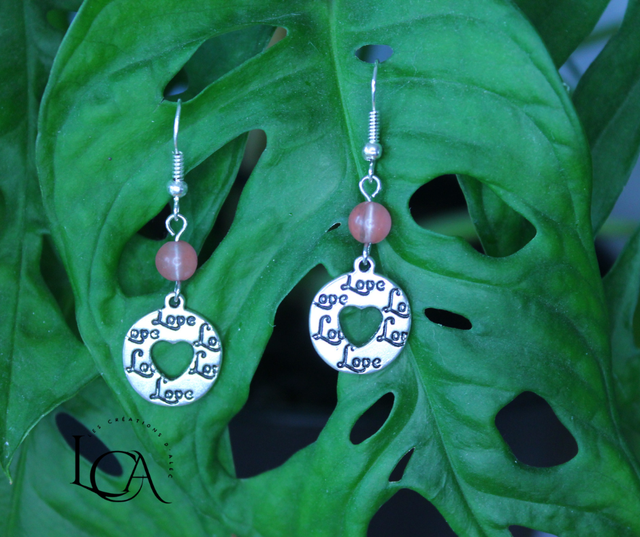 Boucles d&#039;oreilles quartz rose &quot;LOVE&quot;