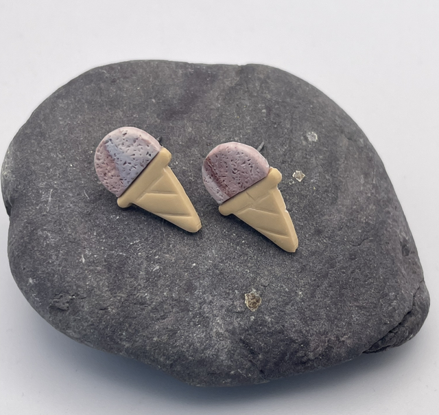 Chocolate ice cream studs