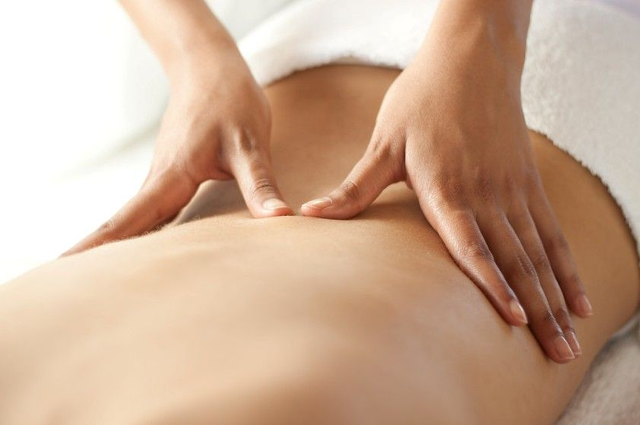 Massage 30 mn au choix, dos, pieds, visage et crâne