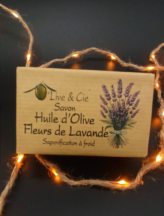 Savon Fleurs de lavande, huile d'olive.