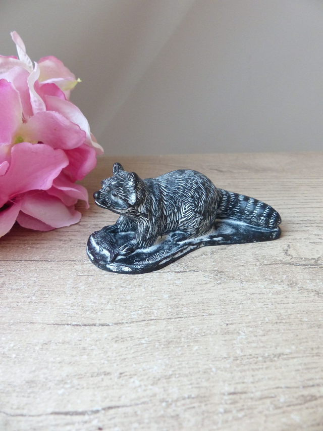 Figurine vintage de castor raton laveur – Sculpture en résine Vanstone, fabriquée au Canada