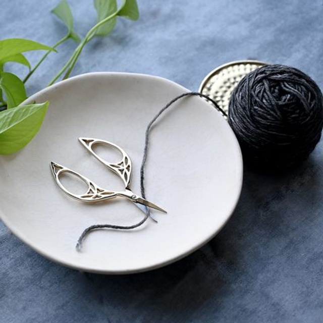 Lantern Moon Scissors With Genuine Leather Case