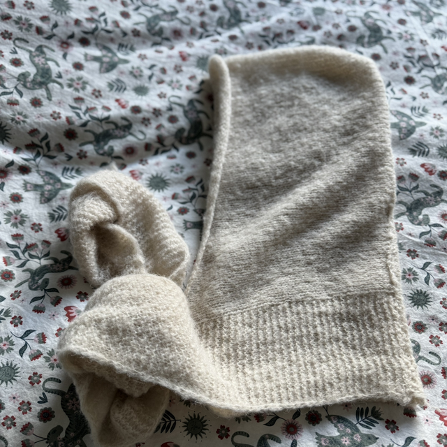 Snowflake Hood @dropsdesign