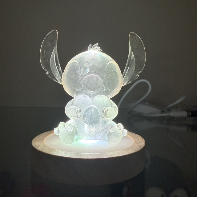 Fanart in resina trasparente con base luminosa