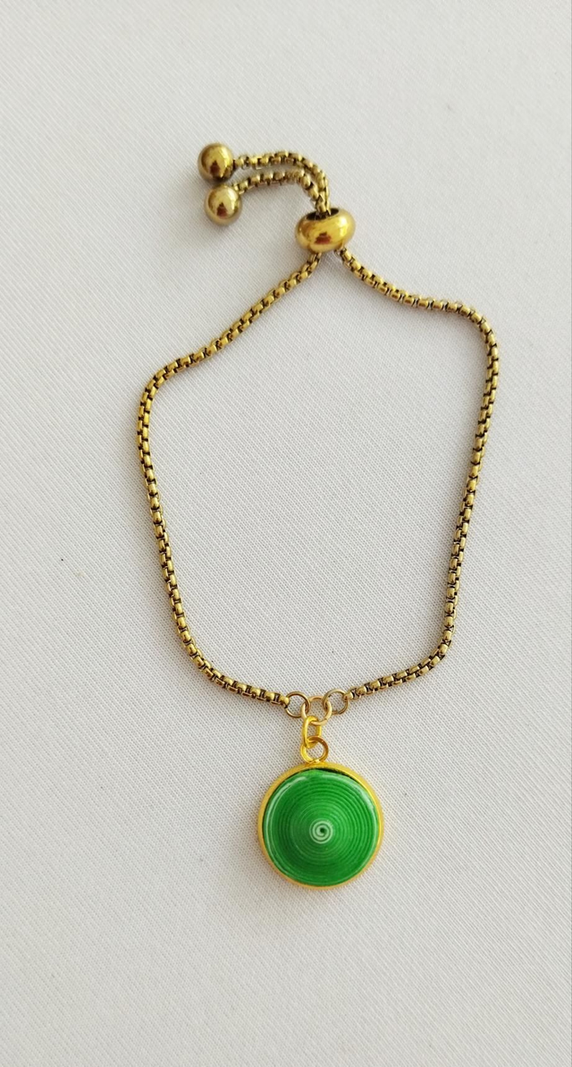 Bracelet doré vert