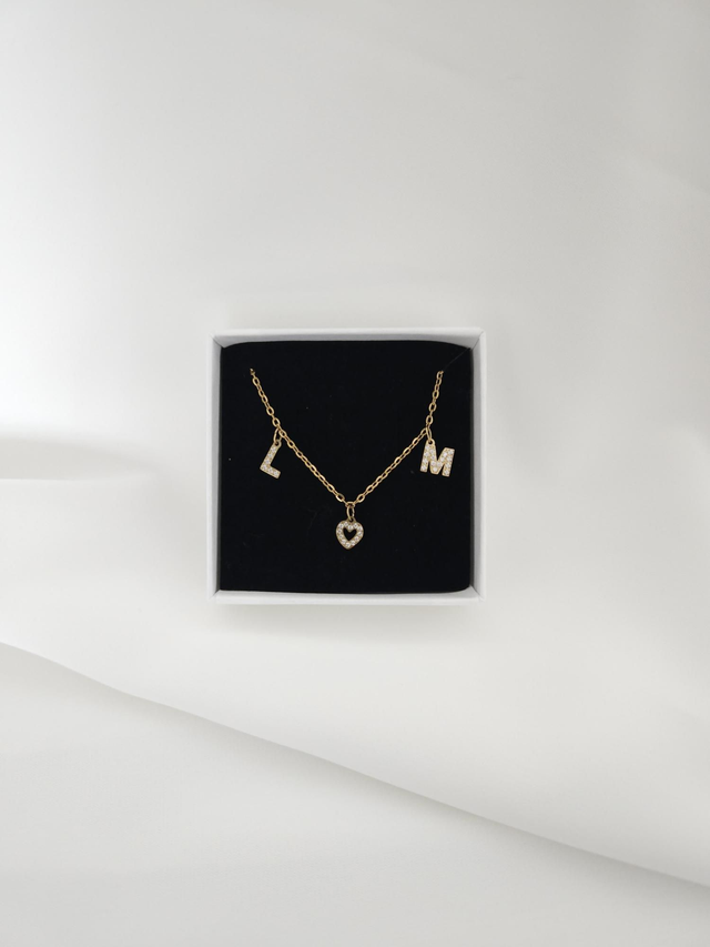 Collier personnalisé avec des initiales 