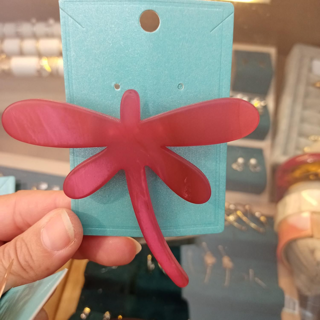 Broche resinas aguja