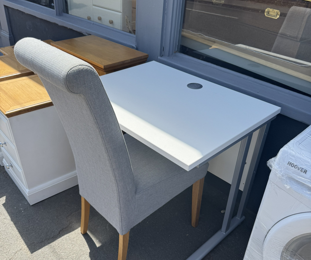 Small Modern White Desk With Grey Fabric Chair