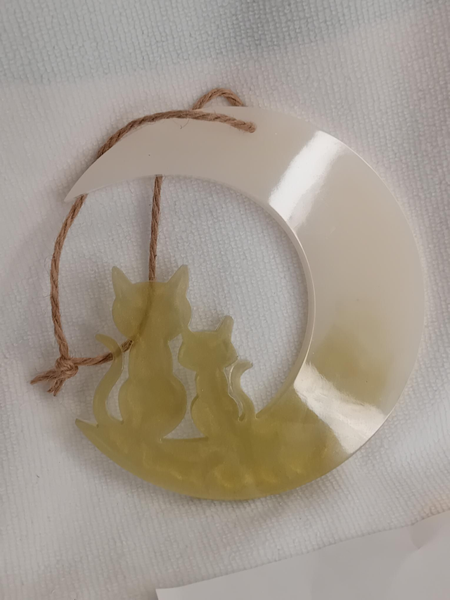 Chat lune suspension 