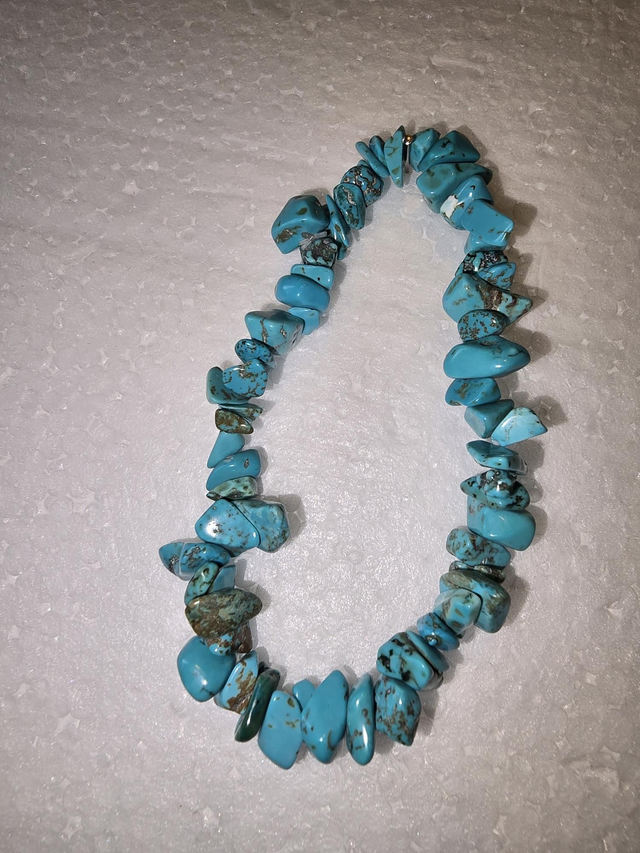 Turquoise Howlite Chip Gemstone Bracelet 