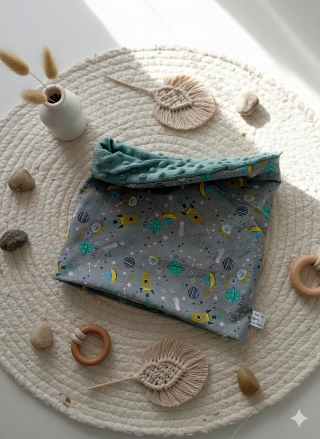 Tour de cou, enfant.