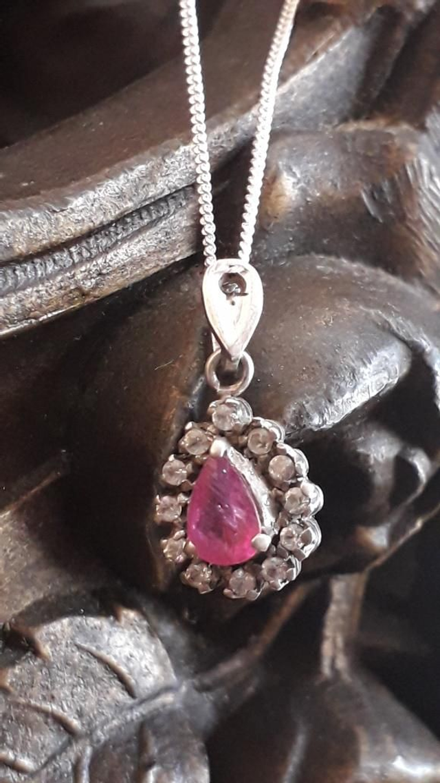 Pendentif rubis, zirconiums, argent 925