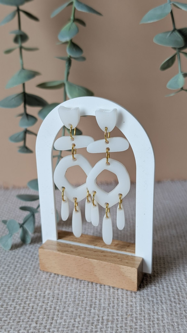 Boucles d'oreilles blanches en plexi