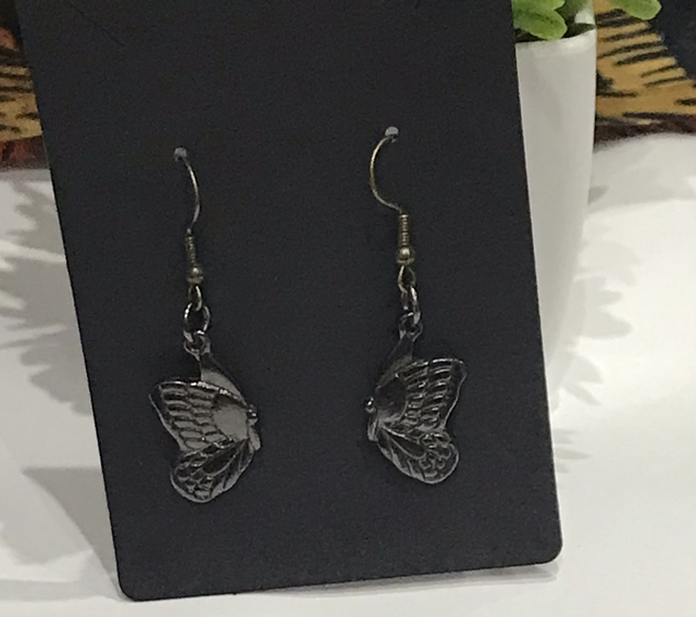 Black Dangling Earrings- BDE1000