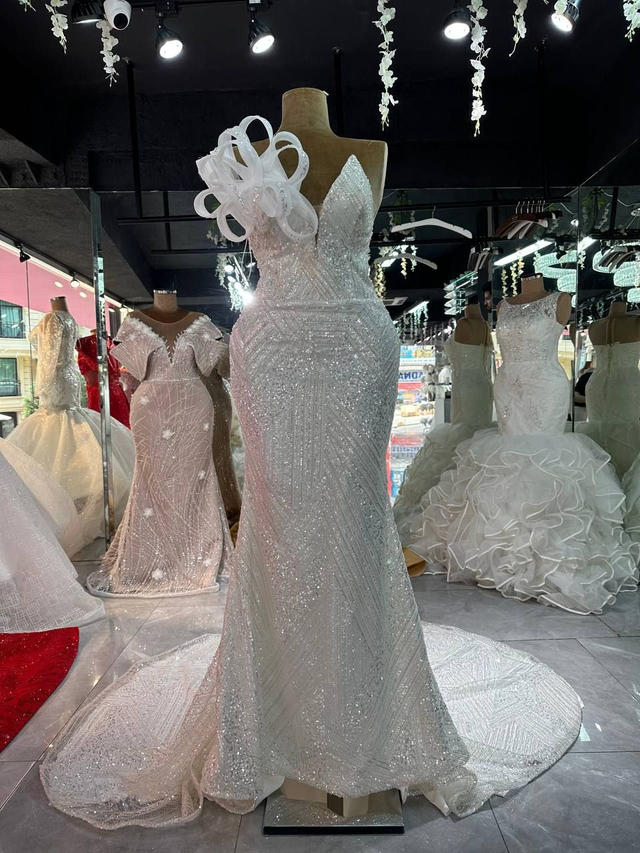 Robe de Mariée Sirène Col U en Satin et Strass / Réf : RMS56