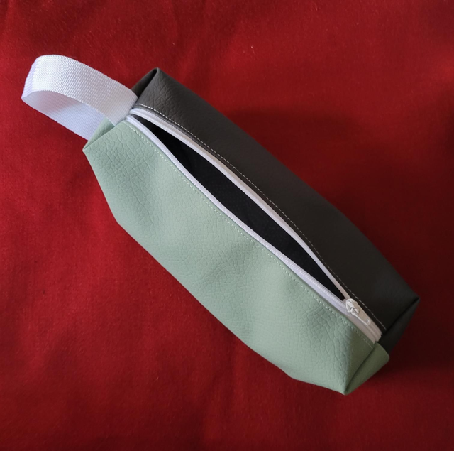 Trousse multi-usage verte et grise