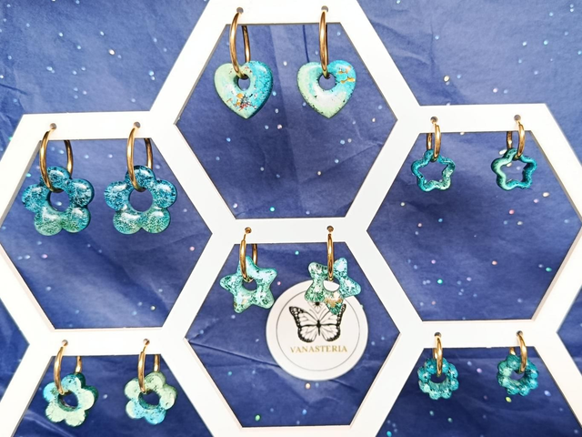 Capture d’Ailes – Boucles d’Oreilles Pampilles Bleu &amp; Or, Bijou Papillon Céleste