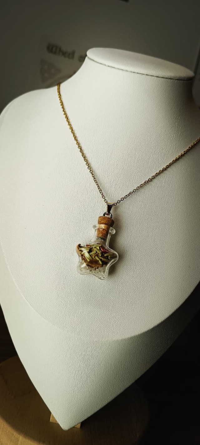 Pendentif fiole Lumière dans l'obscurité doré