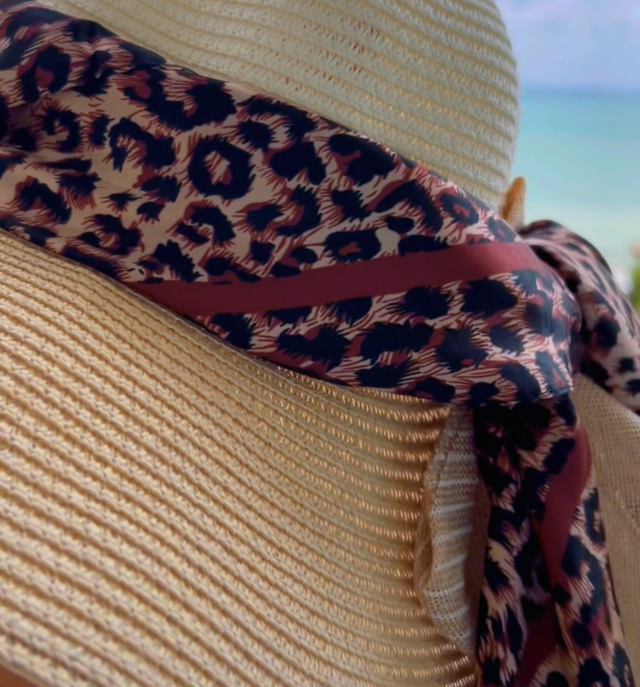 Lenço onça animal print 90x90