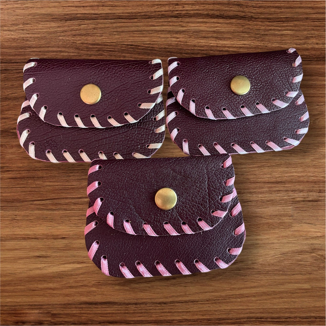 Pochette à chapelet en cuir grainé bordeaux