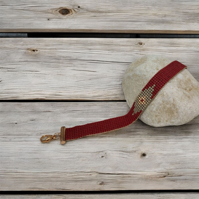 Bracelet rouge et taupe