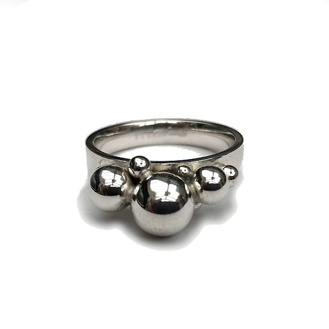 Bollen ring zilver